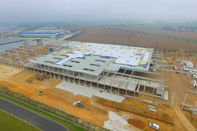 Construction of a new logistics hall for DHL in the Czech Republic